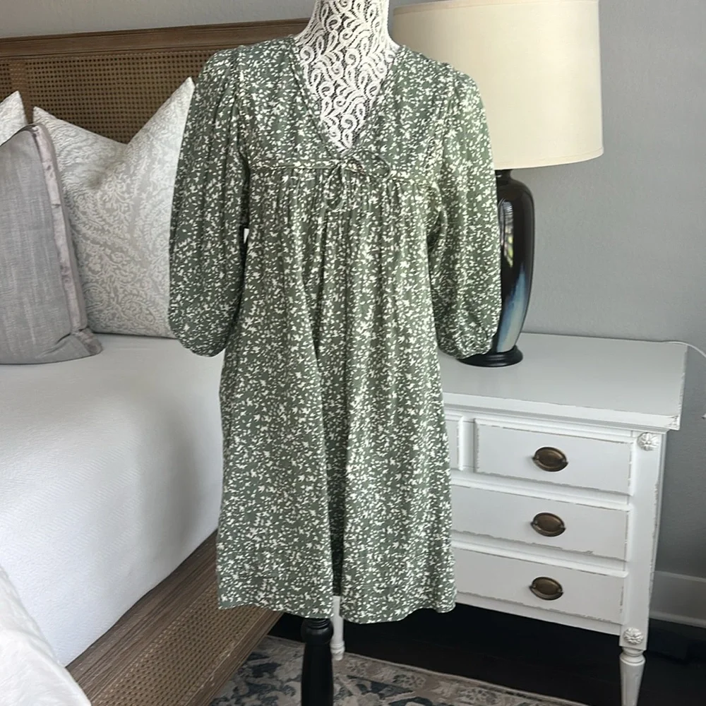 Mirth Belem Dress in Mint Field Flower - Picture 5 of 14